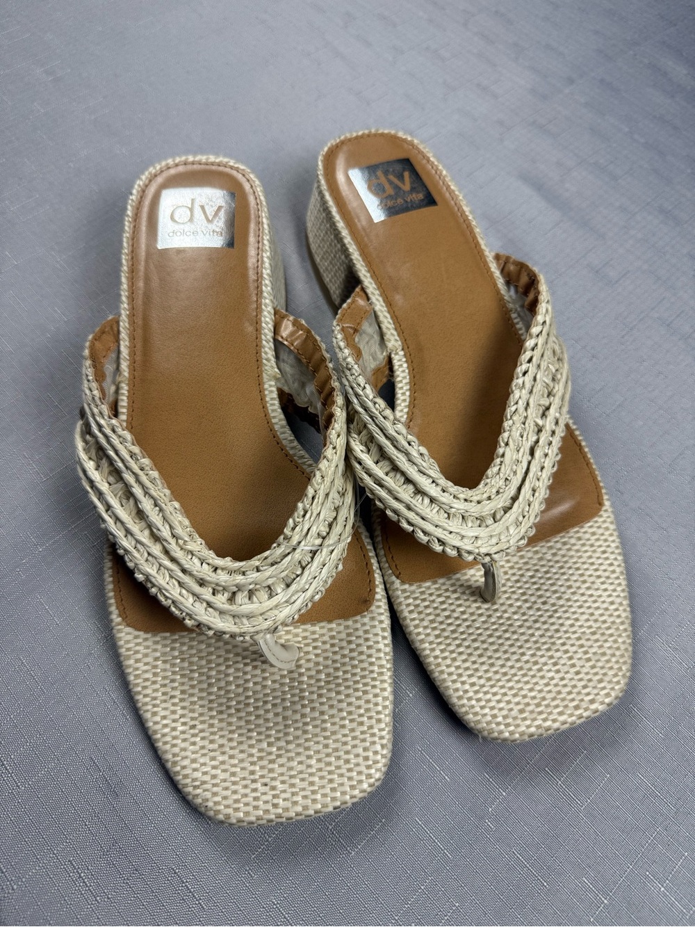 Dolce Vita Women’s Sandals Size 9 Cream Braided Flip Flops Outdoor Casual
